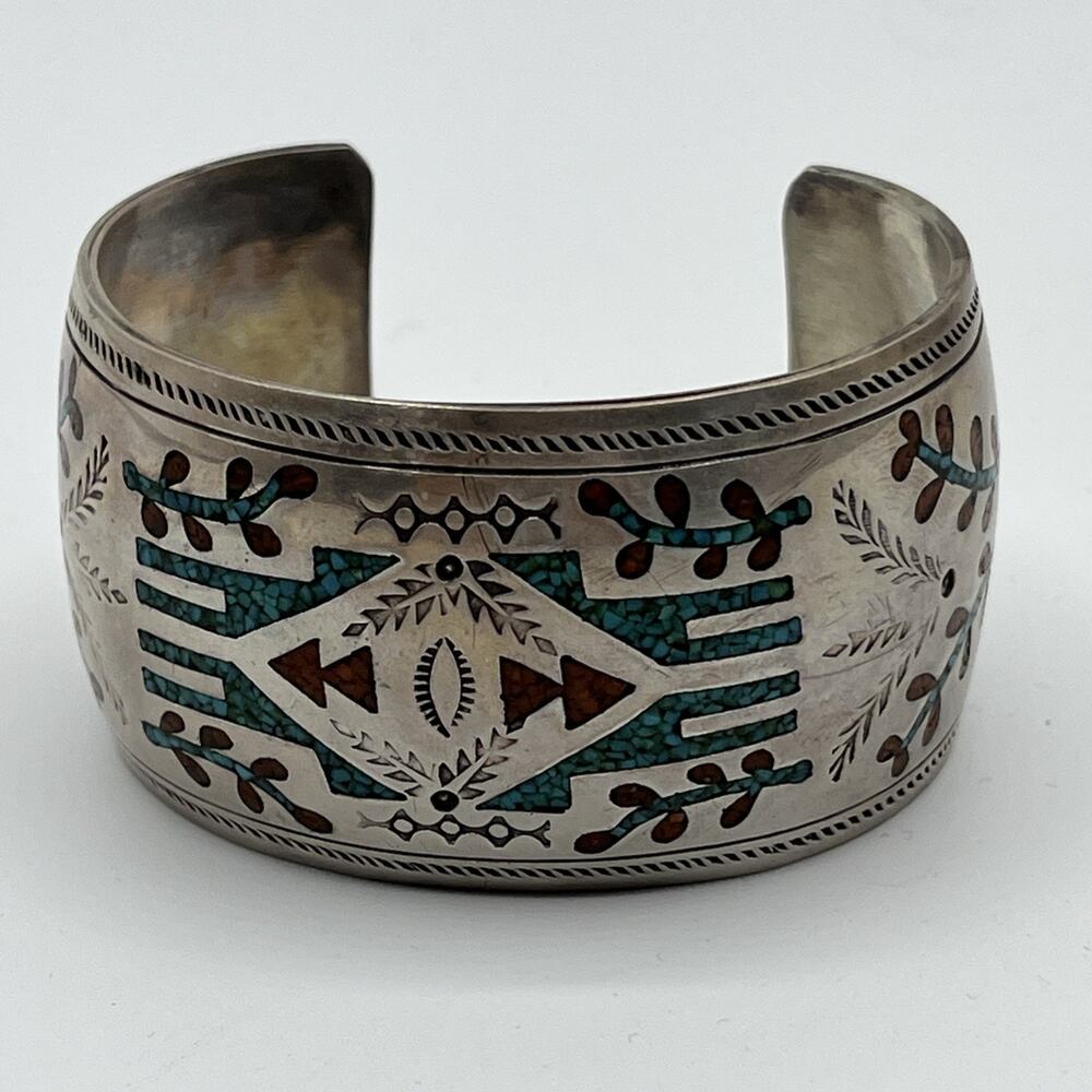 READ NAVAJO TURQUOISE CORAL CHIP INLAY ARROWS STERLING SILVER CUFF BRACELET READ